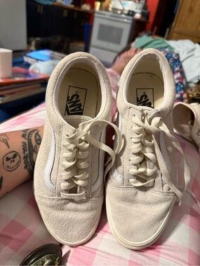 Vans Cream Suede Old Skool Low-Top Sneakers